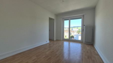 Lumineux et confortable appartement de 3.5 pièces avec vue dégagée - Photo 2