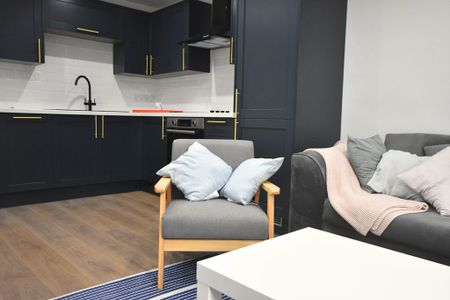 2 Bedroom Ground Floor Flat - Photo 3