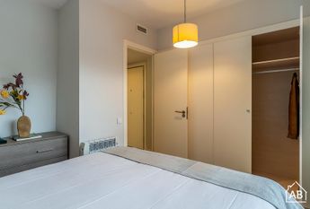 Modern 2-Bedroom Apartment in Poblenou with Balcony