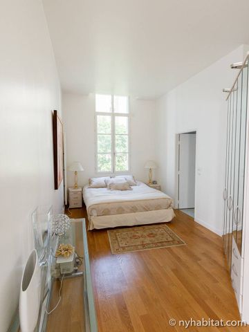 Logement à Paris, Location meublée - Photo 2