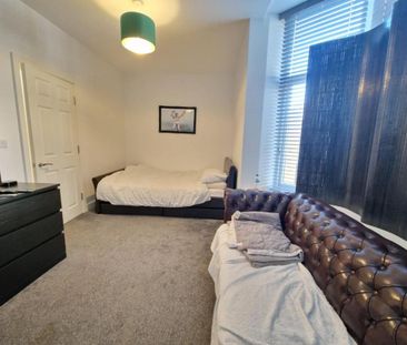 Grange Avenue, Harrogate, HG1 2AG - Photo 4