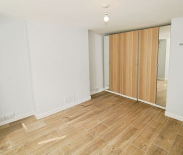 Garratt Lane, London, SW17 0LN - Photo 3