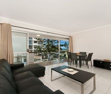 Stylish 2-Bedroom Unit in Prime Broadbeach Location - Photo 3