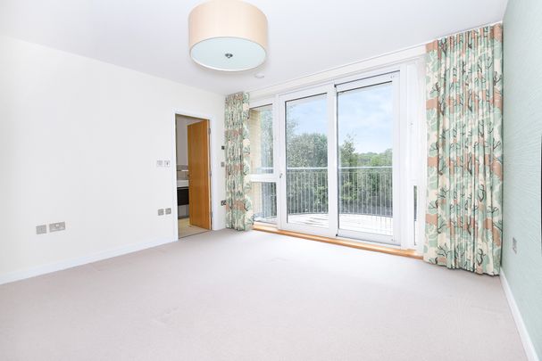 Almansa Way, Lymington, SO41 flat to rent - Photo 1