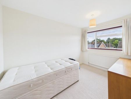 3 bedroom semi-detached house to rent - Photo 5