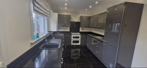 2 bedroom semi-detached house to rent - Photo 1
