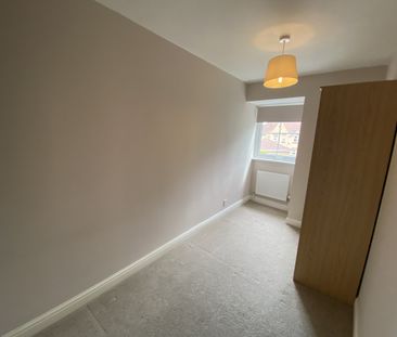 Southfield, Balderton, Newark, Notts, NG24 - Photo 3