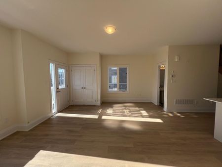 For Lease - 173 Seguin Street, Richmond Hill, Ontario - Photo 4