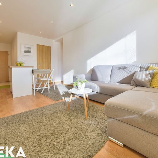 DO DOMČEKA | Slnečný 3-izbový byt v obľúbenej štvrti, Trieda SNP - Fotografia 1