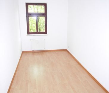 Helle, freundliche 3-Zimmerwohnung mit Laminatfußboden (+neue EBK w... - Photo 1