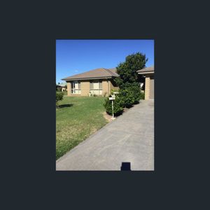 8 Tripp Cl, Thornton, NSW 2322 - Photo 3