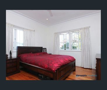 Beautifully Renovated & Great Location! - Photo 6