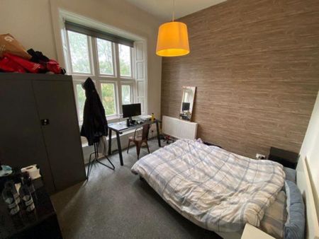 1 bedroom in a house share to rent - Photo 3