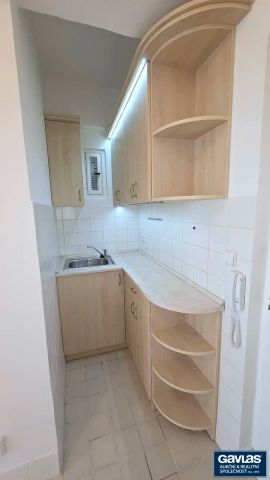 Zrekonstruovaný 1+kk, 28 m - Photo 3