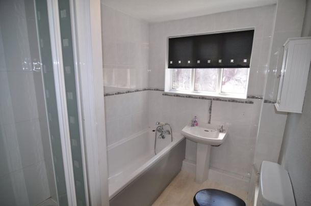 2 bed Terraced - To Let - Photo 1