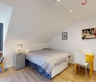 Studio Flat, Chichele Road, NW2 - Photo 2