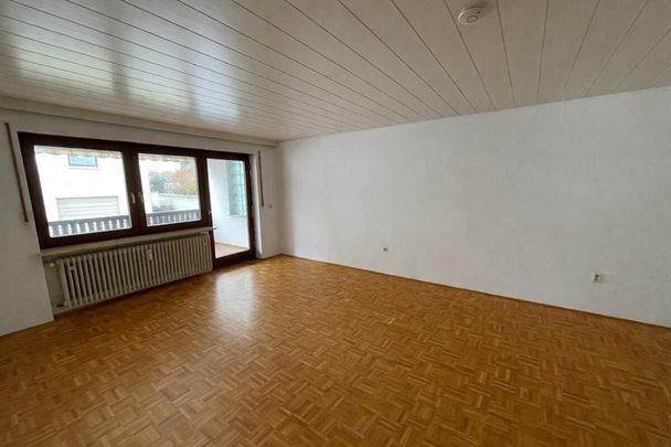 WG erwünscht! 500€ pro Zimmer - Renovierte 3 Zi-Wohnung mit Aussenbereich und Stellplätzen - Foto 1