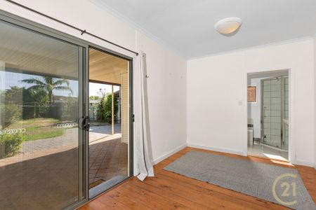 Three Bedroom Spacious Home - Photo 4