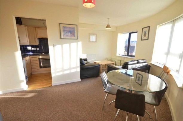 2 Bed Flat, Chichester Road South, M15 - Photo 1