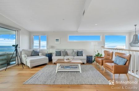 Stunning Fully Furnished House with Water Views and Separate 1 bedroom Granny Flat - Photo 3