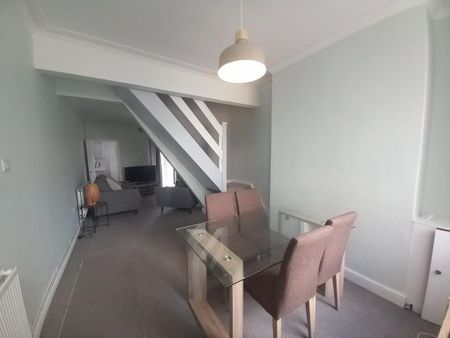 3 bedroom terraced house to rent - Photo 3