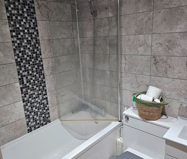 1 Bed Flat, North End Road, SW6 - Photo 3