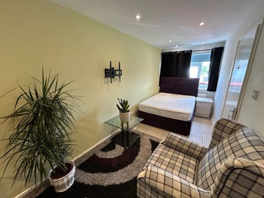 1 bedroom flat to rent - Photo 1