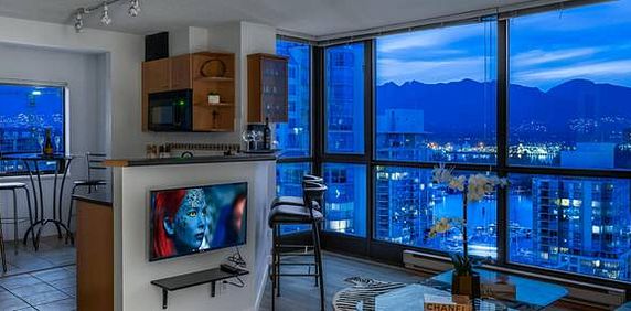 Oceanview Furnished 2 beds + 1 bath in Coal Harbor - Photo 2