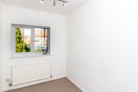 3 bedroom bungalow to rent Elms Avenue, Great Shelford, Cambridge, CB22 - Photo 3