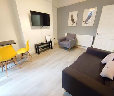 3 bedroom terraced house to rent - Photo 1