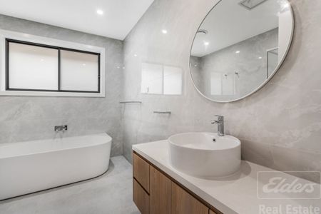 Luxurious 5-Bedroom Home for Lease! - Photo 5