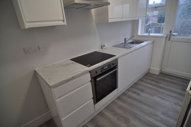 3 bed Terraced - To Let - Photo 1
