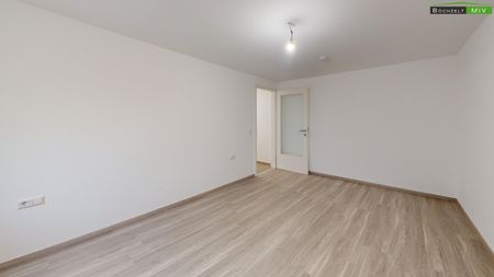 Mietwohnung mit zwei Schlafzimmer ++ NEU SANIERT ++ ca. 84,57 m² - Photo 4