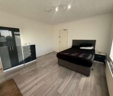 Whitley Wood Road, Reading, RG2 - Photo 4