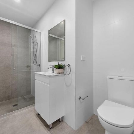 Brand new, architecturally designed 4 bedroom townhouse in St Marys! - Photo 4