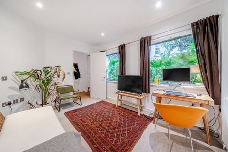 2 bedroom mews to rent - Photo 2