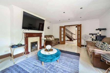 Lowlands, Fishery Road, Maidenhead, Berkshire, SL6 - Photo 2