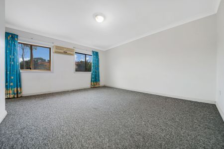 :: MODERN UNFURNISHED TWO BEDROOM UNIT IN GREAT LOCATION - Photo 4