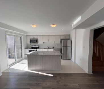 For Lease - 9 Wagon Lane, Barrie, Ontario - Photo 4