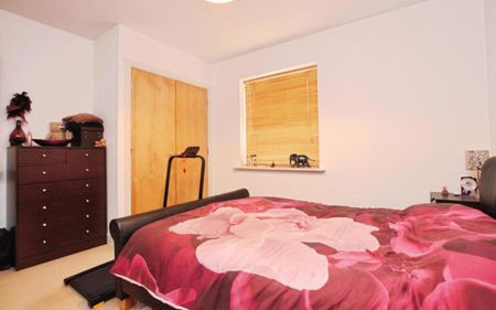Located on the popular development Champs Sur Marne in Bradley Stoke is this two double bedroom apartment available for a November move in. - Photo 4