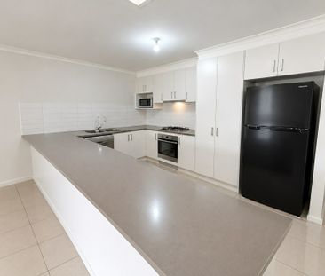 15 Pinnacle Drive, Pakenham VIC - Photo 5