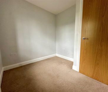 Cochran Avenue, Chippenham, SN15 - Photo 4