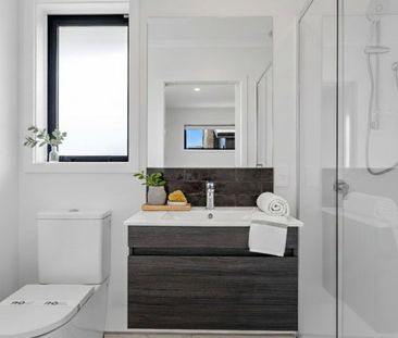 Welcome to this pristine home - Photo 6