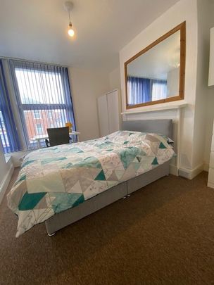 Room in a Shared House, Bedford Road, RG1 - Photo 1