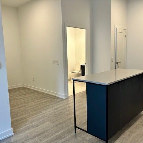 For Lease - 5081 Hurontario Street Unit# 208, Mississauga, Ontario - Photo 1