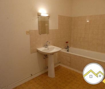 Location Appartement 1 pièce 32m² CHATEAUBRIANT 44110 - Photo 3