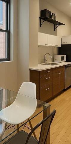 Grand 3 1/2 Meubler, Renover, Wifi Inclu - Photo 1
