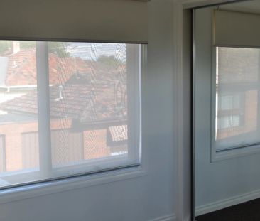 Stunning Modern Townhouse - Premium Regent Location - Photo 3