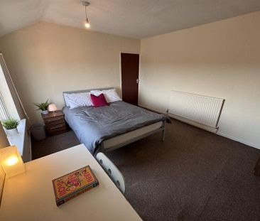 3 bedroom apartment to rent - Photo 3