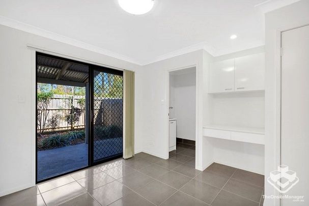 Break Lease - $490 until 15/02/25 SPACIOUS 3 BED UNIT IN LEAFY COMMUNITY CLOSE TO SHOPS AND SCHOOLS - Photo 1